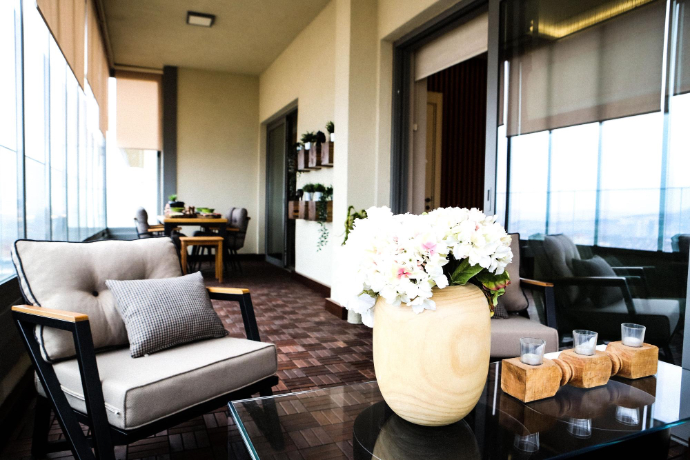 Apartment with a wonderful sea view, located in the heart of Saint-Tropez village
