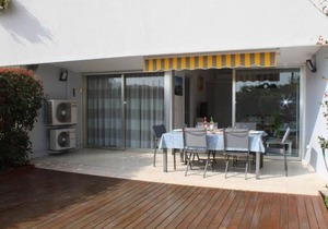 Appartement 3P en RDJ avec Jardin et Terrasse, à 5 min Plage et Restaurants, Parking Privé, Climatisé - FR-1-252A-59
