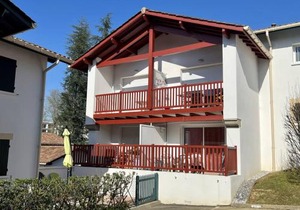 Appartement T1 bis à Cambo-les-Bains avec terrasse - FR-1-495-4