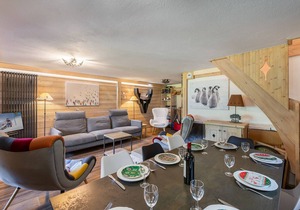 Bright ski-in duplex with pool access and parking