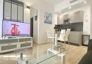 Central Modern Flat Lamartine