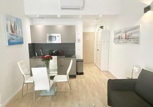 Central Modern Flat Lamartine