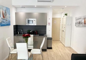 Central Modern Flat Lamartine