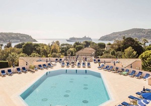 Cote d'Azur, 2 travellers, individual air-conditioning, garden, two steps from the beach