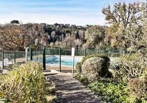 Gorgeous 1br with pool, garden and sea view