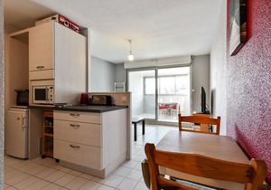 Gorgeous 1br with pool, garden and sea view