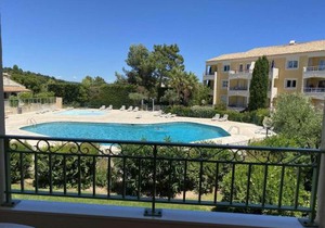 Les Issambres, T2 avec piscine, parking sécurisé - FR-1-226-467
