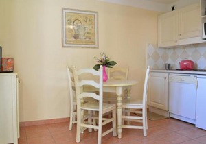 Les Issambres : Appt avec Piscine, Tennis, et Parking au Rez de Jardin - FR-1-226-380