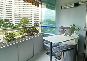 MARINA BAIE DES ANGES Renovated 2-room apartment for 4 Adults and 2 adolescents