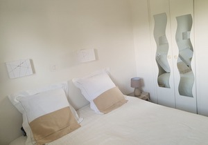 MARINA BAIE DES ANGES Renovated 2-room apartment for 4 Adults and 2 adolescents