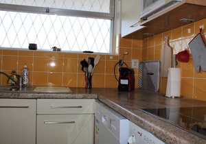 Quiet, air-conditioned, well-equipped studio with sea view terrace - Sleeps 2