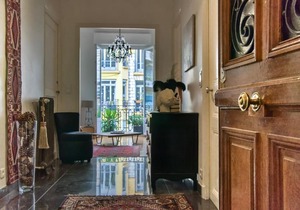 Rossini 2 - a spacious one bedroom apartment in central Nice