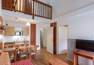 Spacious duplex with south terrace - 7 guests