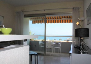 Studio rénové en bord de mer à Villeneuve-Loubet - FR-1-252A-4