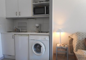 Studio Rénové en Bord de Mer avec Terrasse, Parking et Wifi à Villeneuve-Loubet - FR-1-252A-29