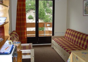 Studio with cabin near slopes, balcony, ski locker, free parking