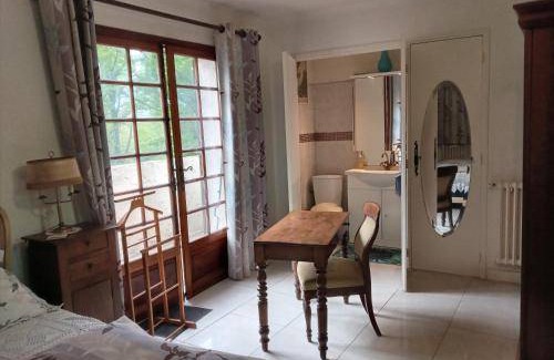 Saint-Cezaire-sur-Siagne Bed & Breakfast | 15 m² Bed and breakfast ∙ 2 guests