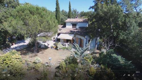 Saint-Cezaire-sur-Siagne Bed & Breakfast | 15 m² Bed and breakfast ∙ 2 guests