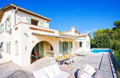 Roquefort-les-Pins Villa | 150 m² Villa ∙ 3 bedrooms ∙ 7 guests