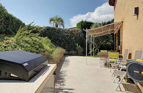 Villeneuve-Loubet Resort | 160 m² Luxury rental ∙ 4 bedrooms ∙ 8 guests