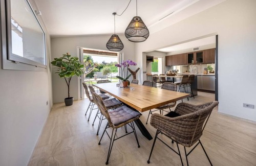 Villeneuve-Loubet Villa | 180 m² Villa ∙ 4 bedrooms ∙ 8 guests