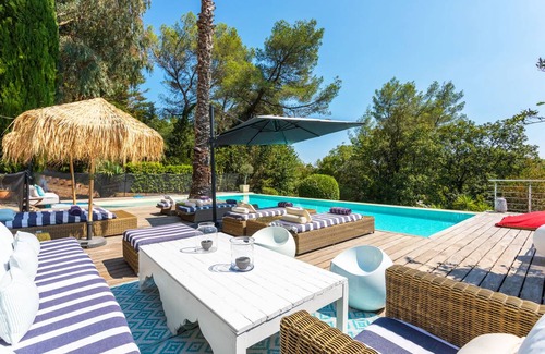 Tourrettes-sur-Loup Villa | 185 m² Villa ∙ 5 bedrooms ∙ 10 guests