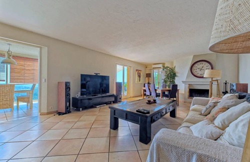 Magagnosc Villa | 236 m² Villa ∙ 5 bedrooms ∙ 10 guests