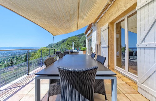 Magagnosc Villa | 236 m² Villa ∙ 5 bedrooms ∙ 9 guests