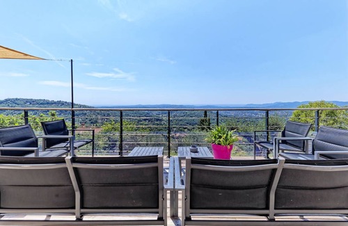 Magagnosc Villa | 236 m² Villa ∙ 5 bedrooms ∙ 9 guests