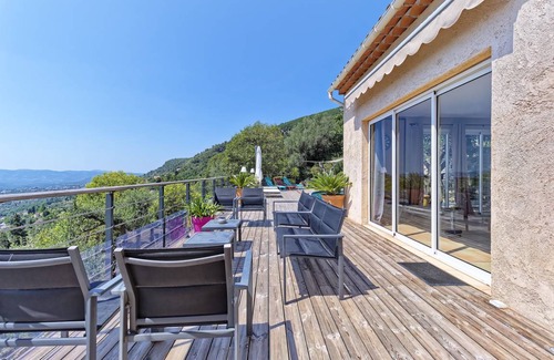 Magagnosc Villa | 236 m² Villa ∙ 5 bedrooms ∙ 9 guests