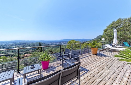 Magagnosc Villa | 236 m² Villa ∙ 5 bedrooms ∙ 9 guests