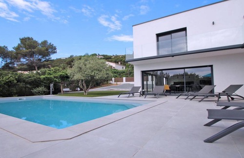 Les Issambres House | 280 m² House ∙ 5 bedrooms ∙ 10 guests