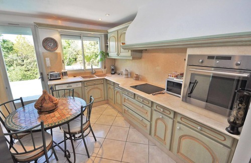 Bagnols-en-Foret House | 3 bedroom nice home in Bagnols en Forêt