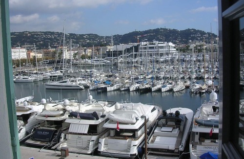 Cannes Old Town Apartment | 3 rooms, 91 m2, sea front, for 6 people, classified 3 *