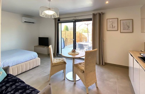 Les Maillans House | 30 m² House ∙ 2 guests
