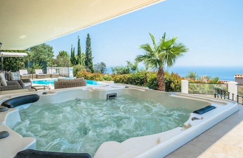 Le Trayas Villa | 300 m² Villa ∙ 4 bedrooms ∙ 8 guests