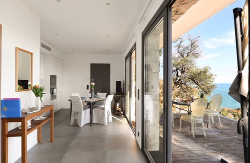 Roquebrune-Cap-Martin Villa | 40 m² Villa ∙ 1 bedroom ∙ 2 guests