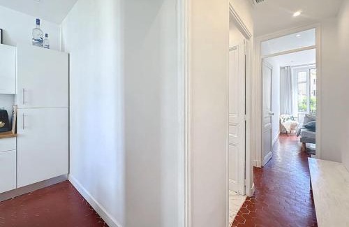 Prado - Republique Apartment | 50m2 Centre-ville, 2 terrasses, climatisation
