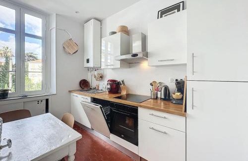 Prado - Republique Apartment | 50m2 Centre-ville, 2 terrasses, climatisation