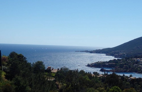 Theoule-sur-Mer Apartment | 55 m² Apartment ∙ 2 bedrooms ∙ 4 guests
