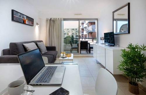 Cros-de-Cagnes Condo | 64 m² Condo ∙ 2 bedrooms ∙ 8 guests