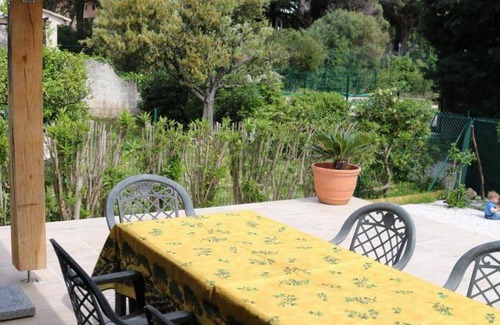 Plage de la Garonnette House | 65 m² House ∙ 3 bedrooms ∙ 6 guests