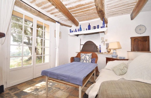 Chateauneuf-Grasse House | 70 m² House ∙ 2 bedrooms ∙ 4 guests