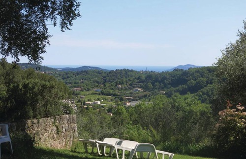 Chateauneuf-Grasse House | 70 m² House ∙ 2 bedrooms ∙ 4 guests