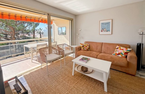 Riou - Petit Juas - Av de Grasse Apartment | 75 m² Apartment ∙ 2 bedrooms ∙ 4 guests