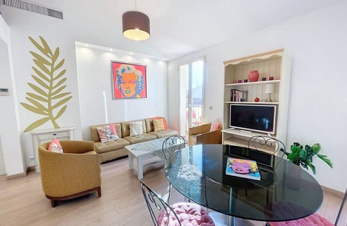 Prado - Republique Apartment | 80 m² Apartment ∙ 3 bedrooms ∙ 7 guests
