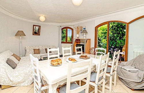 Le Bar-sur-Loup House | 84 m² House ∙ 2 bedrooms ∙ 8 guests