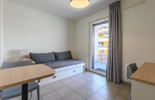 Vernier Apartment | AGENCE PRO - Studio with balcony - Quartier Libération - Nice