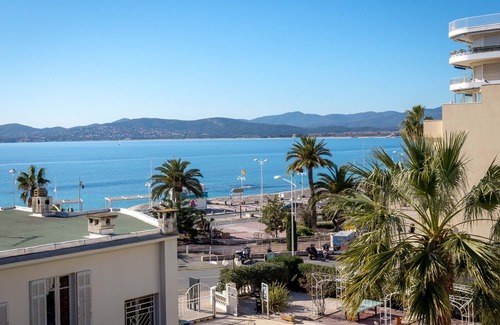Saint-Raphael Apartment | Air-conditioned studio for 2 near beach and shops with balcony and wifi in Saint-Raphaël