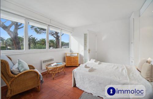 Saint-Tropez Apartment | Air-conditioned studio with swimming pool in St Tropez